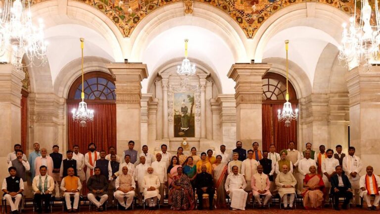 PM Modi cabinet Expansion: अश्विनी वैष्णव को रेलवे तो सिंधिया को नागरिक उड्डयन, जानिए किसे मिला कौन-सा मंत्रालय
