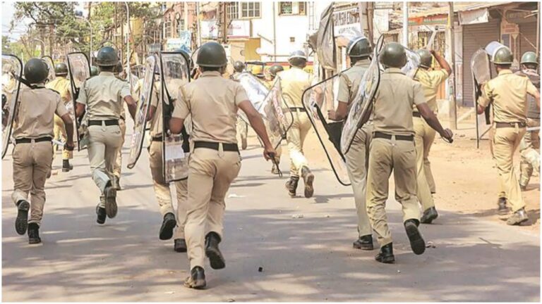 ‘विवादित बॉर्डर स्कीम’ हटाने, ग्रेड पे एवं साप्ताहिक अवकाश के लिए यूपी पुलिस के सिपाहियों ने ट्विटर पर छेड़ी मुहिम