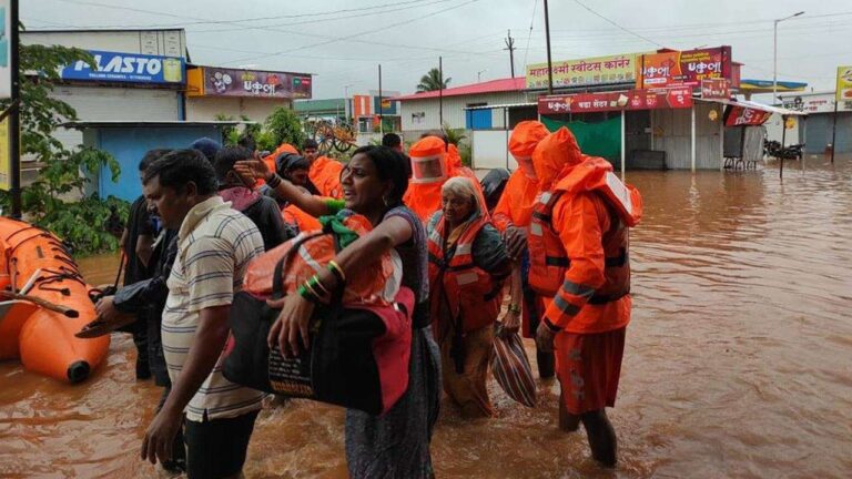 महाराष्ट्र में बारिश बनी मुसीबत, अलग-अलग हादसों में अब तक 47 की मौत,  पीड़ितों के लिए मुआवजे का ऐलान