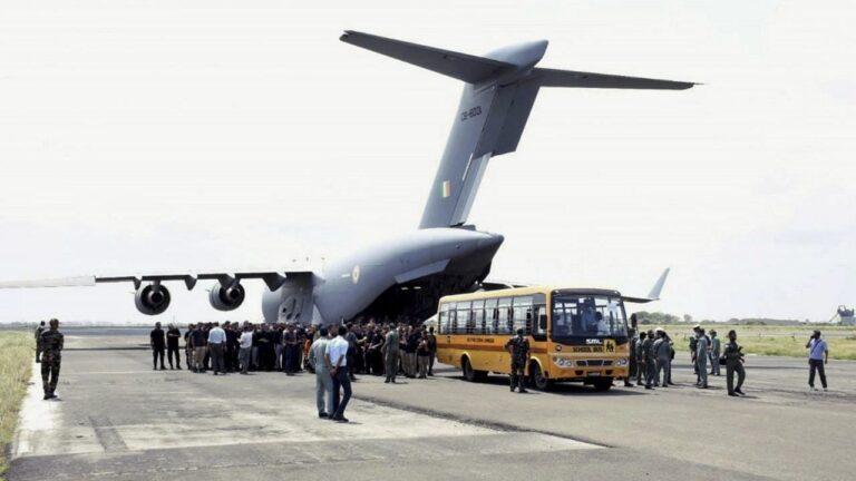 Afghanistan Crisis : भारत काबुल से अपने राजनयिकों, अधिकारियों को वापस लाया