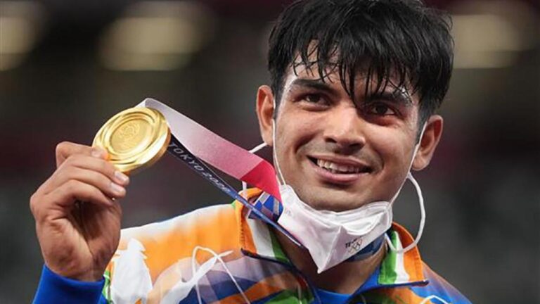इंडिगो ने नीरज चोपड़ा को दी एक वर्ष तक निशुल्क यात्रा करने की सुविधा