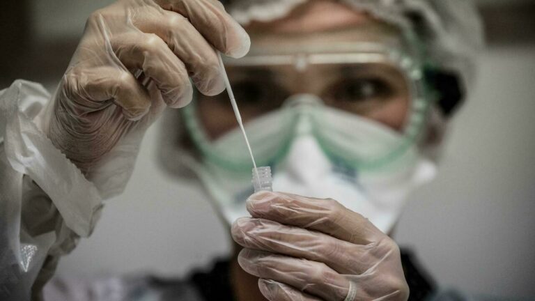 Coronavirus  Update :कोरोना का कोई नया वेरिएंट नहीं आया तो दूसरी लहर जैसी भयावह नहीं होगी तीसरी लहर- टॉप वायरोलॉजिस्ट का दावा