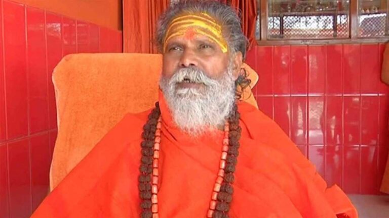 Uttar Pradesh : महंत गिरि ‘भारी मानसिक तनाव’ में थे, मानहानि से बचने के लिए की आत्महत्या की : सीबीआई