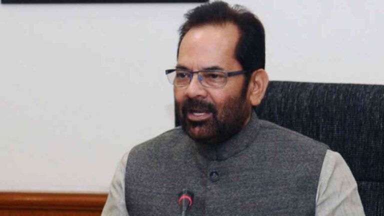 महिलाओं के सम्मान को लेकर ‘तालिबानी सोच’ भारत में नहीं चलेगी: मुख्तार अब्बास नकवी