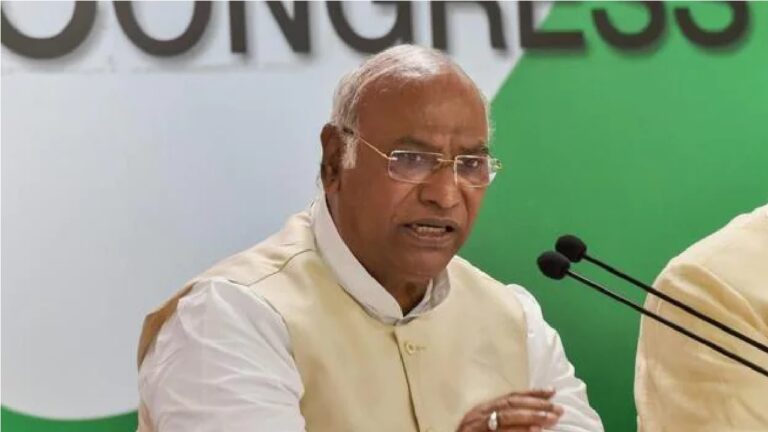 सरकार अपना ही गुणगान करने में मग्न, आम लोगों की समस्याओं की उसे परवाह नहीं : कांग्रेस