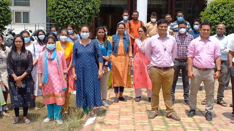 Gujarat : 10 हजार डाक्टर्स की  अनिश्चितकालीन हड़ताल, स्वास्थ्य सेवाएं प्रभावित