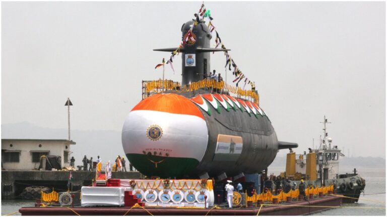 INS Vagsheer: टेस्टिंग और ट्रायल के लिये लॉन्च हुई स्कॉर्पिन श्रेणी की छठी पनडुब्बी ‘वागशीर’, जानें क्या हैं खूबियां