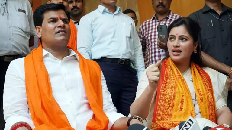 Hanuman Chalisa Row: सांसद नवनीत राणा और उनके पति को 14 दिन की न्यायिक हिरासत में भेजा गया