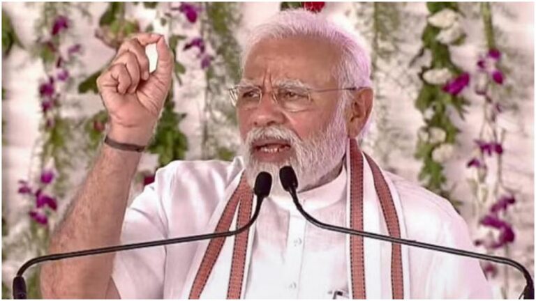 प्रधानमंत्री नरेंद्र मोदी ने कारोबारियों से कहा, बैंकिंग में सुधार सुझाने के लिए उद्यमियों का दल बनाएं