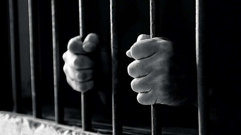 Illegal Custody: दो महिलाओं को 128 दिनों तक अवैध हिरासत में रखा गया, मद्रास HC ने दिया 5 लाख रुपये का मुआवजा