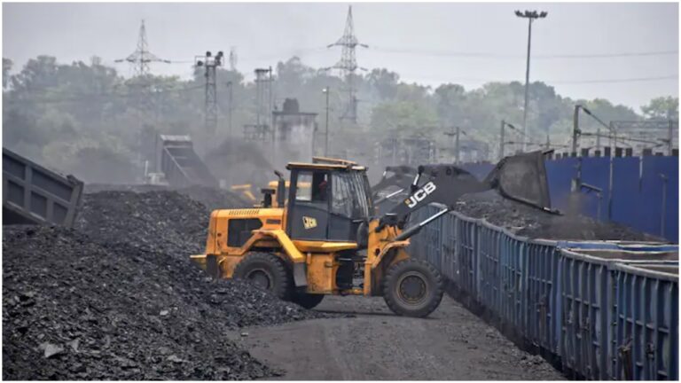 Coal Shortage: बिजली संकट गहराया, आपूर्ति में कमी 10.77 गीगावॉट पर पहुंची