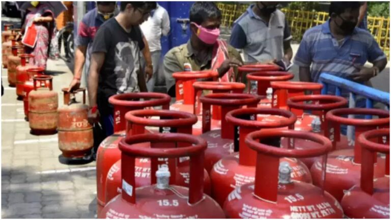 महंगाई का एक और झटका: फिर बढ़े रसोई गैस के दाम, जानिए कितने में मिलेगा एलपीजी सिलेंडर