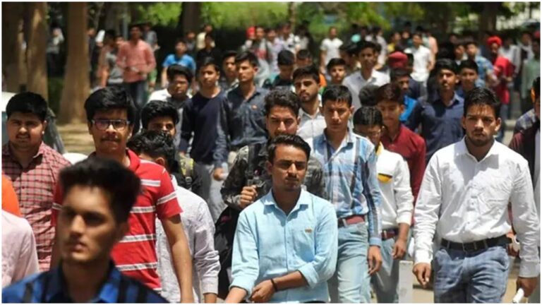 प्रधानमंत्री ने अगले डेढ़ साल में 10 लाख लोगों की भर्ती का निर्देश दिया : PMO