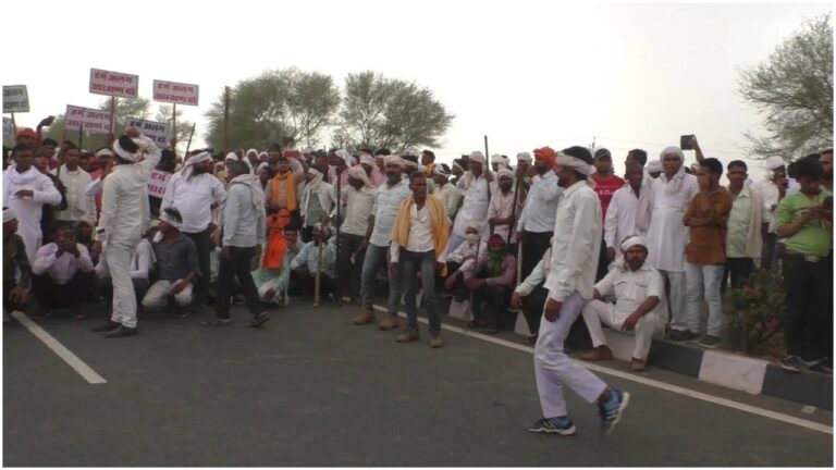 Rajasthan: राजस्थान में आरक्षण की मांग को आंदोलन तेज, जयपुर-आगरा राष्ट्रीय राजमार्ग पर चक्का जाम