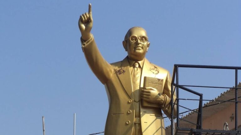 सीतापुर में अराजकतत्वों ने तोड़ी डॉ. भीमराव आंबेडकर की प्रतिमा, मामला दर्ज