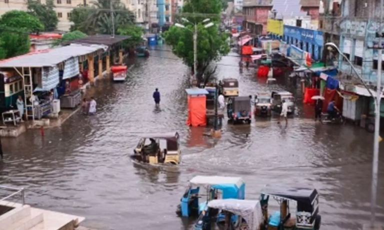 पाकिस्तान में भंयकर बाढ़ के कारण इंटरनेट बाधित, इमरजेंसी कनेक्टिविटी सर्विस ठप
