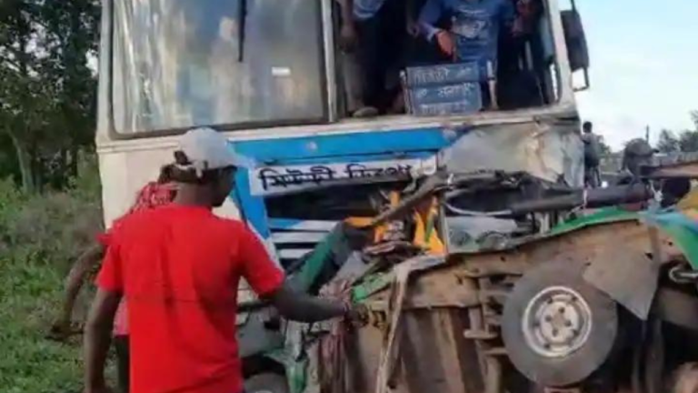 West Bangel Birbhum Accident: पश्चिम बंगाल के बीरभूम में दर्दनाक हादसा, ऑटोरिक्शा और बस की टक्कर में 9 लोगों की मौत