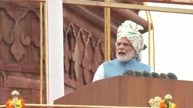Independence Day 2022: लाल किले की प्राचीर से बोले PM नरेन्द्र मोदी- ये गांधी, बोस, सावरकर और अंबेडकर को याद करने का सही वक्त