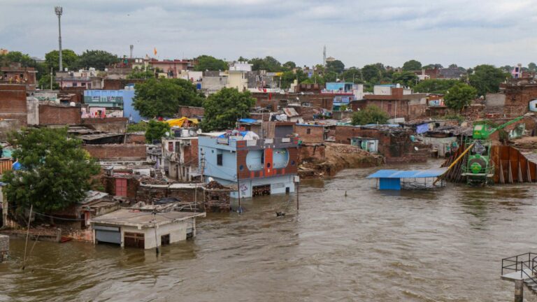 राजस्थान में बारिश का क़हर : हजारों लोगों को सुरक्षित स्थान पर पहुंचाया, CM करेंगे बाढ़ग्रस्त इलाकों का दौरा