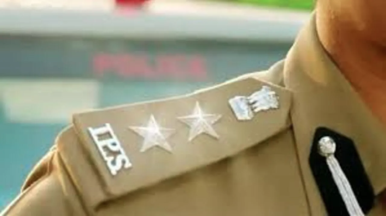 IPS Transfer in Gujarat: चुनाव से पहले गुजरात सरकार ने 17 आईपीएस अधिकारियों का किया तबादला